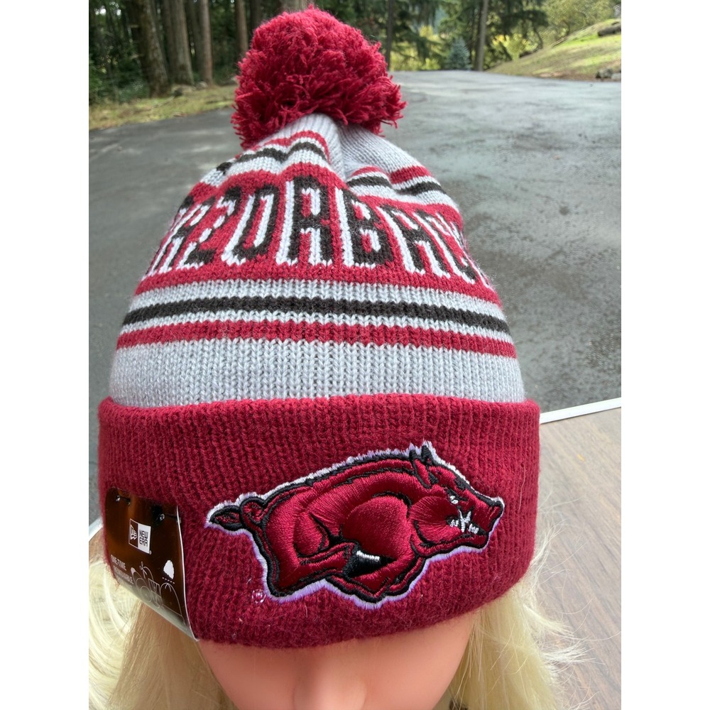New Era Arkansas Razorbacks NCAA Banded Knit Beanie Hat Removable Pom NWT OSFM